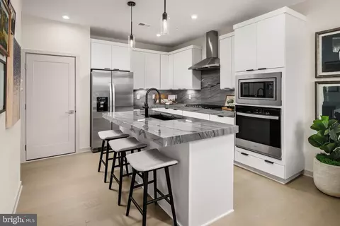 Kitchen - 22103 Midmoore Dr, Ashburn, VA 20148 photo 2 of 2