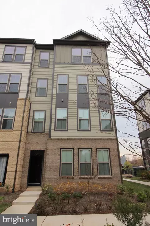 45942 Raven Ter, Sterling, VA 20165