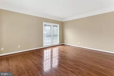 Living - 43785 Timberbrooke Pl, Ashburn, VA 20147 photo 3 of 4