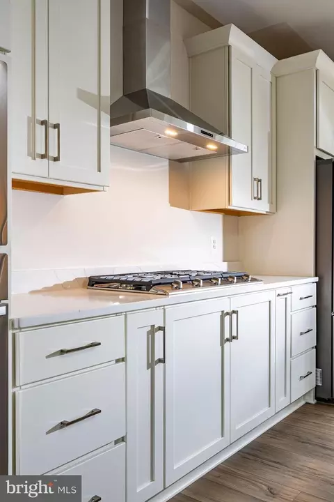 Kitchen - 23642 Winterday Dr, Ashburn, VA 20148 photo 4 of 10