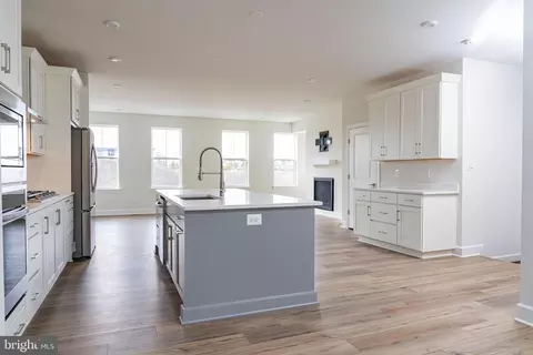 Entry Way - 23642 Winterday Dr, Ashburn, VA 20148 photo 2 of 3