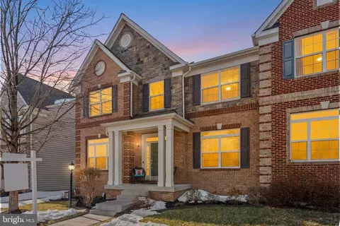 25243 Barley Grass Sq, Aldie, VA 20105
