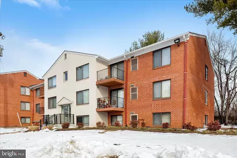 125 I Clubhouse Dr SW #1, Leesburg, VA 20175