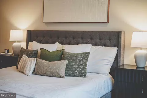 Bedroom - 43182 Mongold Sq, Ashburn, VA 20148 photo 3 of 9