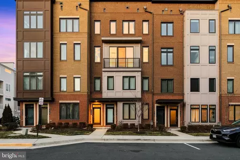 43182 Mongold Sq, Ashburn, VA 20148