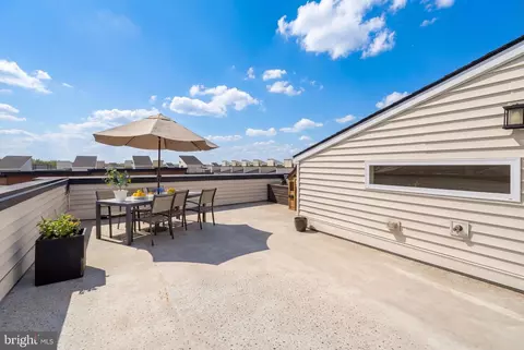 Exterior - 43182 Mongold Sq, Ashburn, VA 20148 photo 2 of 3