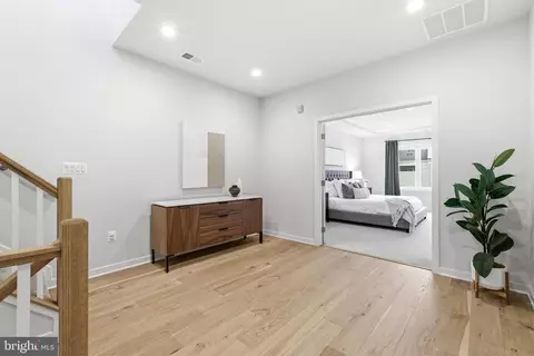 Entry Way - 43182 Mongold Sq, Ashburn, VA 20148 photo 9 of 12