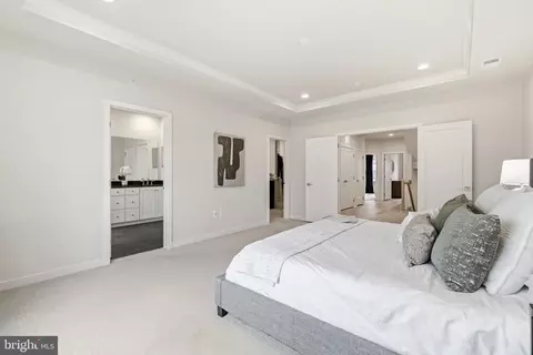 Bedroom - 43182 Mongold Sq, Ashburn, VA 20148 photo 6 of 9