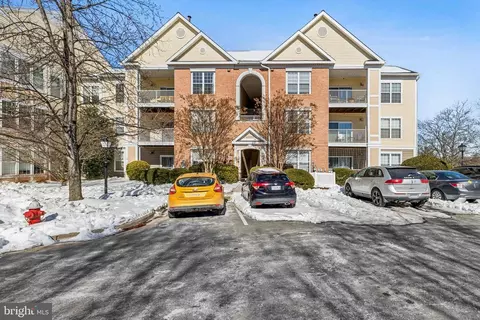 43302 Marymount Ter #203, Ashburn, VA 20147
