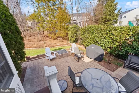 Exterior - 20807 Fenwick Dr, Ashburn, VA 20147 photo 15 of 23