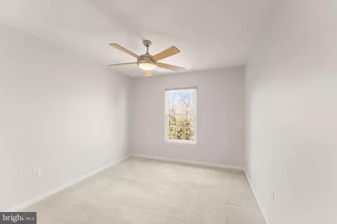 Bedroom - 20807 Fenwick Dr, Ashburn, VA 20147 photo 5 of 6