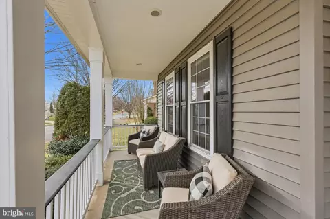 Exterior - 20807 Fenwick Dr, Ashburn, VA 20147 photo 9 of 23