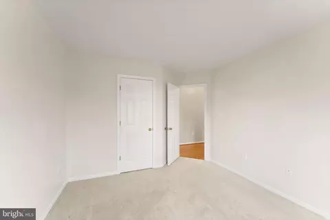 Bedroom - 20807 Fenwick Dr, Ashburn, VA 20147 photo 4 of 6