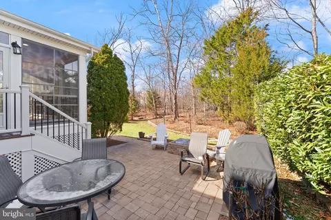 Exterior - 20807 Fenwick Dr, Ashburn, VA 20147 photo 17 of 23