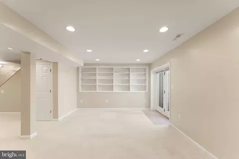 Living - 20807 Fenwick Dr, Ashburn, VA 20147 photo 7 of 7
