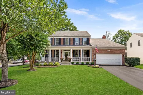 821 Anthony Ct SE, Leesburg, VA 20175