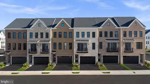 42121 Picasso Sq #HOME 4503, Ashburn, VA 20148