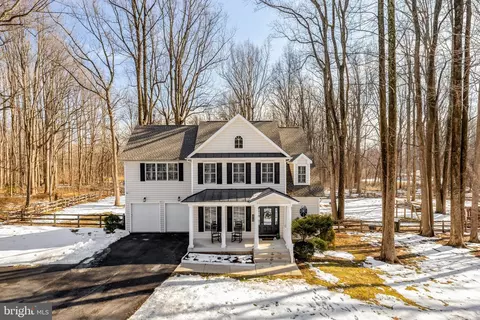Exterior - 24154 Corktree Ln, Aldie, VA 20105 photo 5 of 23
