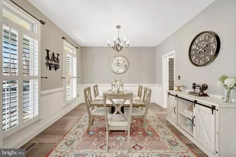 Dining - 24154 Corktree Ln, Aldie, VA 20105 photo 3 of 4