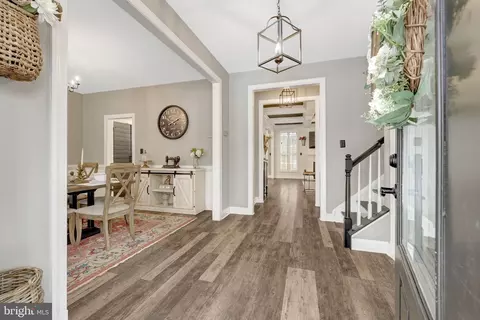 Entry Way - 24154 Corktree Ln, Aldie, VA 20105 photo 2 of 7