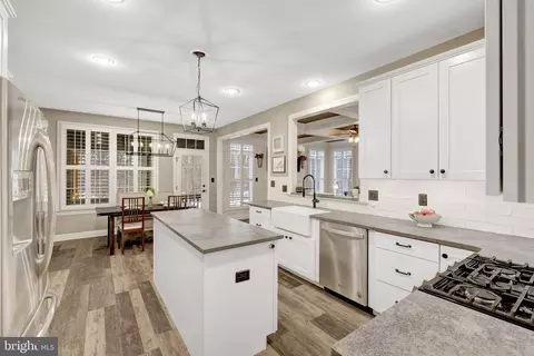 Kitchen - 24154 Corktree Ln, Aldie, VA 20105 photo 2 of 7