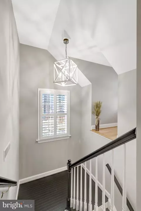 Entry Way - 24154 Corktree Ln, Aldie, VA 20105 photo 4 of 7