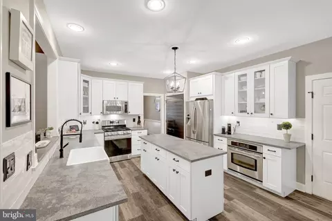 Kitchen - 24154 Corktree Ln, Aldie, VA 20105 photo 6 of 7