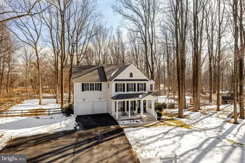 Exterior - 24154 Corktree Ln, Aldie, VA 20105 photo 4 of 23