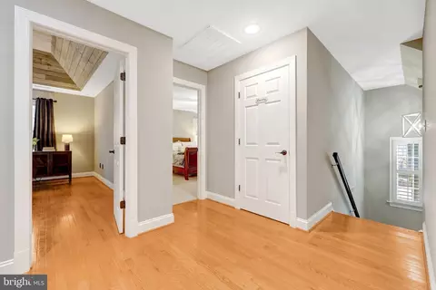 Entry Way - 24154 Corktree Ln, Aldie, VA 20105 photo 5 of 7