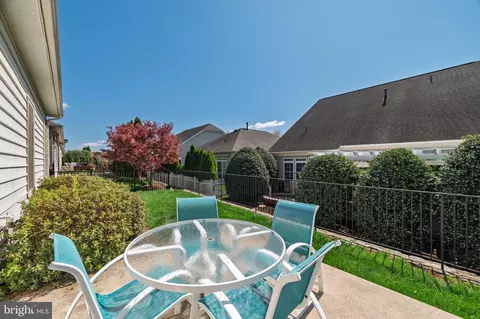 Exterior - 44345 Sunset Maple Dr, Ashburn, VA 20147 photo 5 of 7