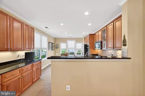 Kitchen - 44345 Sunset Maple Dr, Ashburn, VA 20147 photo 5 of 5
