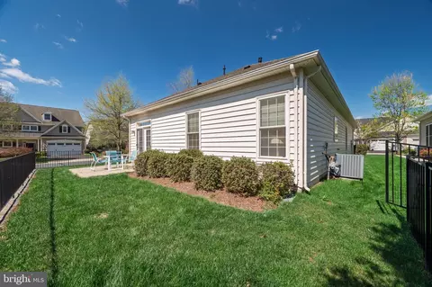 Exterior - 44345 Sunset Maple Dr, Ashburn, VA 20147 photo 4 of 7