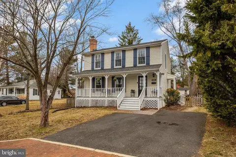 406 Blue Ridge Ave NE, Leesburg, VA 20176
