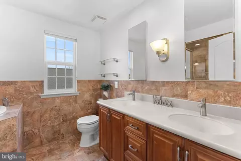Bath - 20525 Lansing Ter, Ashburn, VA 20147 photo 1 of 4