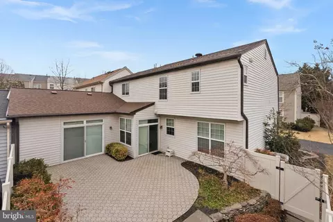 Exterior - 20525 Lansing Ter, Ashburn, VA 20147 photo 6 of 7