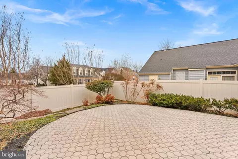 Exterior - 20525 Lansing Ter, Ashburn, VA 20147 photo 4 of 7