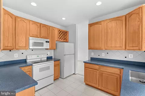 Kitchen - 20525 Lansing Ter, Ashburn, VA 20147 photo 1 of 5