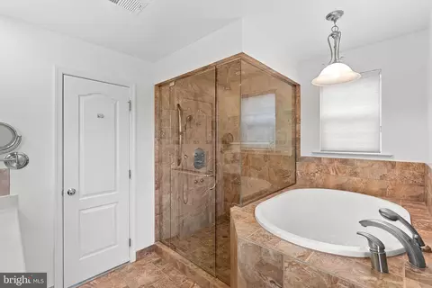 Bath - 20525 Lansing Ter, Ashburn, VA 20147 photo 3 of 4
