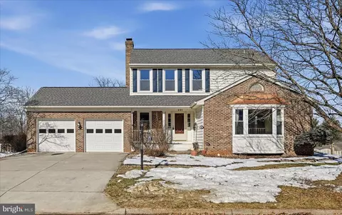 221 Primavera Cir, Sterling, VA 20165