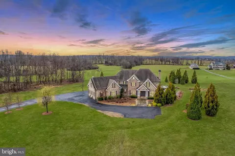 42835 Travelers Run Ln, Leesburg, VA 20176