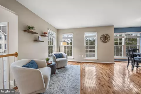 20627 Glenmere Sq, Sterling, VA 20165 photo 13
