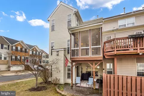 20627 Glenmere Sq, Sterling, VA 20165 photo 8