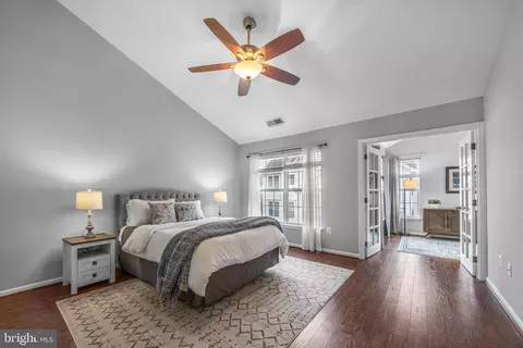 20627 Glenmere Sq, Sterling, VA 20165 photo 5