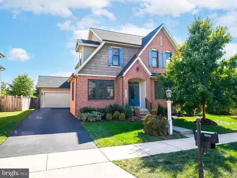 42315 Spring Dew Dr, Brambleton, VA 20148