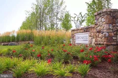 View/Area - 23626 Jayadev Ter, Ashburn, VA 20148 photo 5 of 9