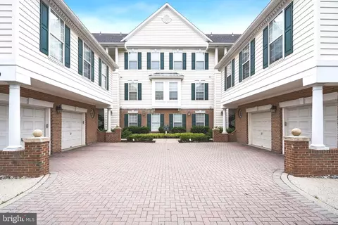 25340 Lake Mist #304, Chantilly, VA 20152