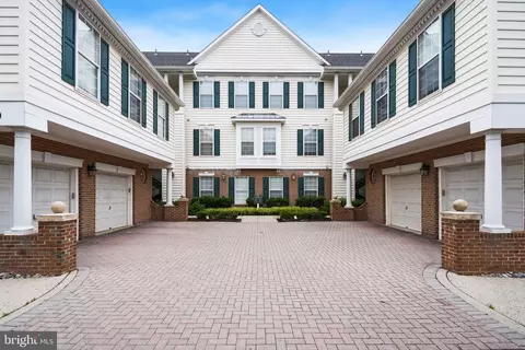 25340 Lake Mist #304, Chantilly, VA 20152