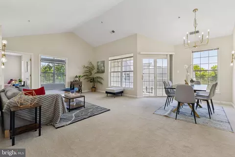 25340 Lake Mist #304, Chantilly, VA 20152