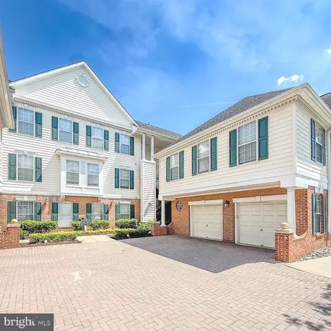 25340 Lake Mist #304, Chantilly, VA 20152
