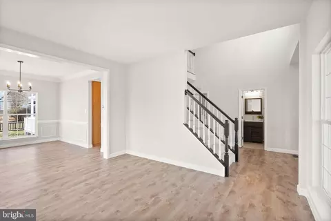 Entry Way - 20504 Deerwatch Pl, Ashburn, VA 20147 photo 4 of 9